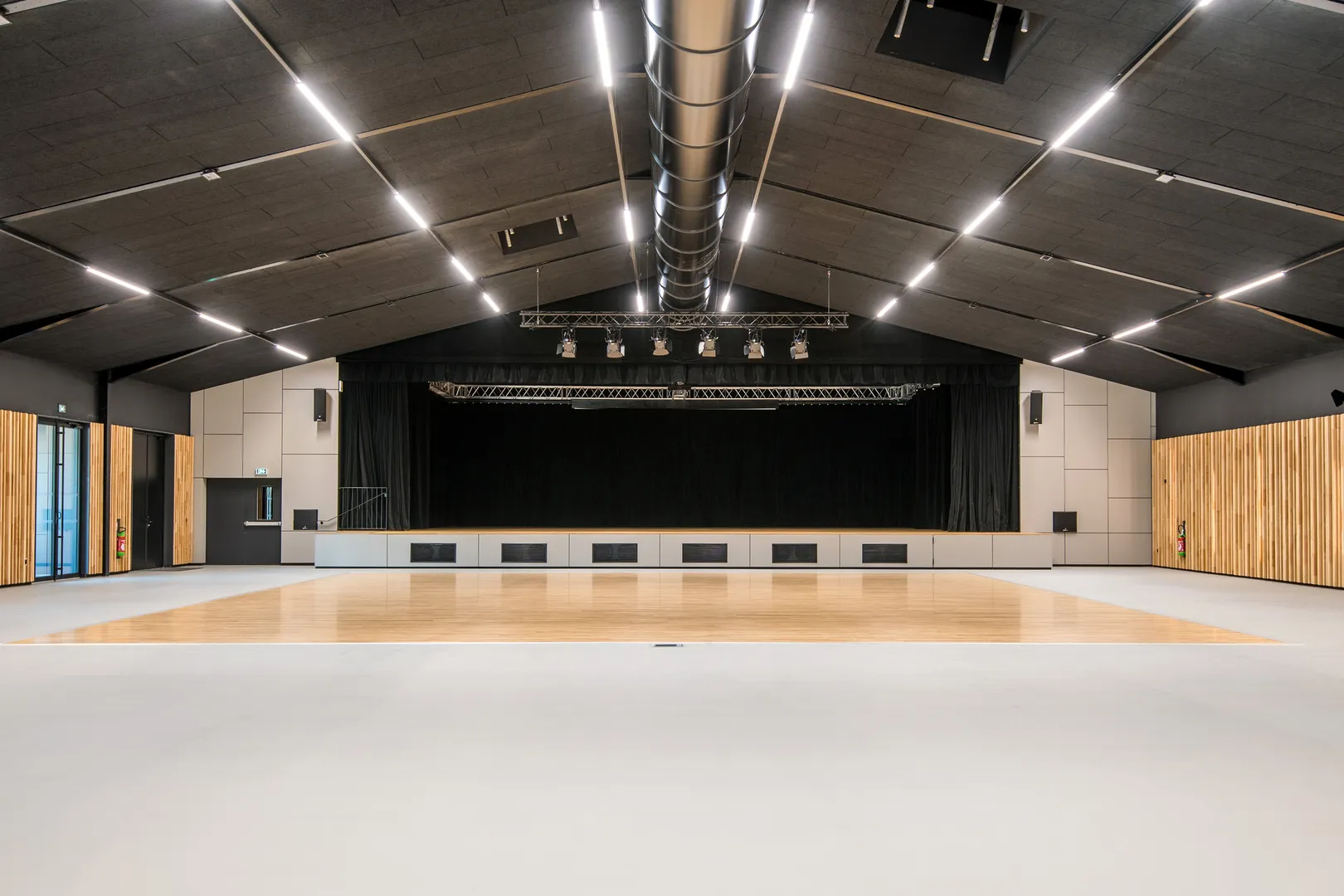Complexe des salles associatives - Bozouls (12) - Commune de Bozouls - vue 14