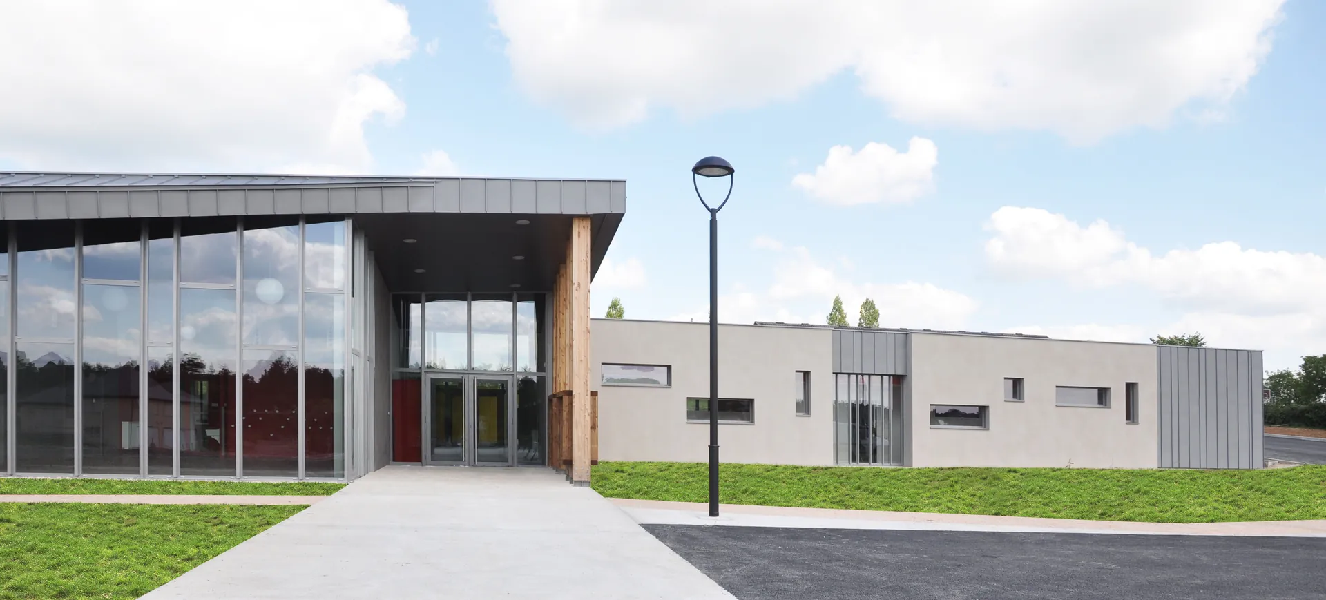École primaire - Balsac (12) - Commune de Balsac - vue 2