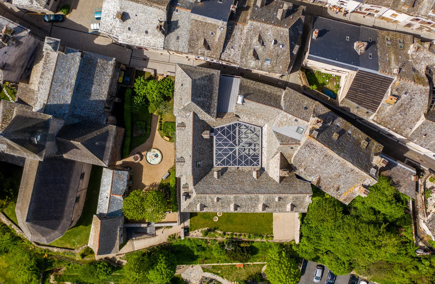 Reconversion de l&rsquo;Hôtel Mandilhac en Pôle Multi-services - Mur-de-Barrez (12) - Communauté des communes Aubrac, Carladez et Viadène - vue 4