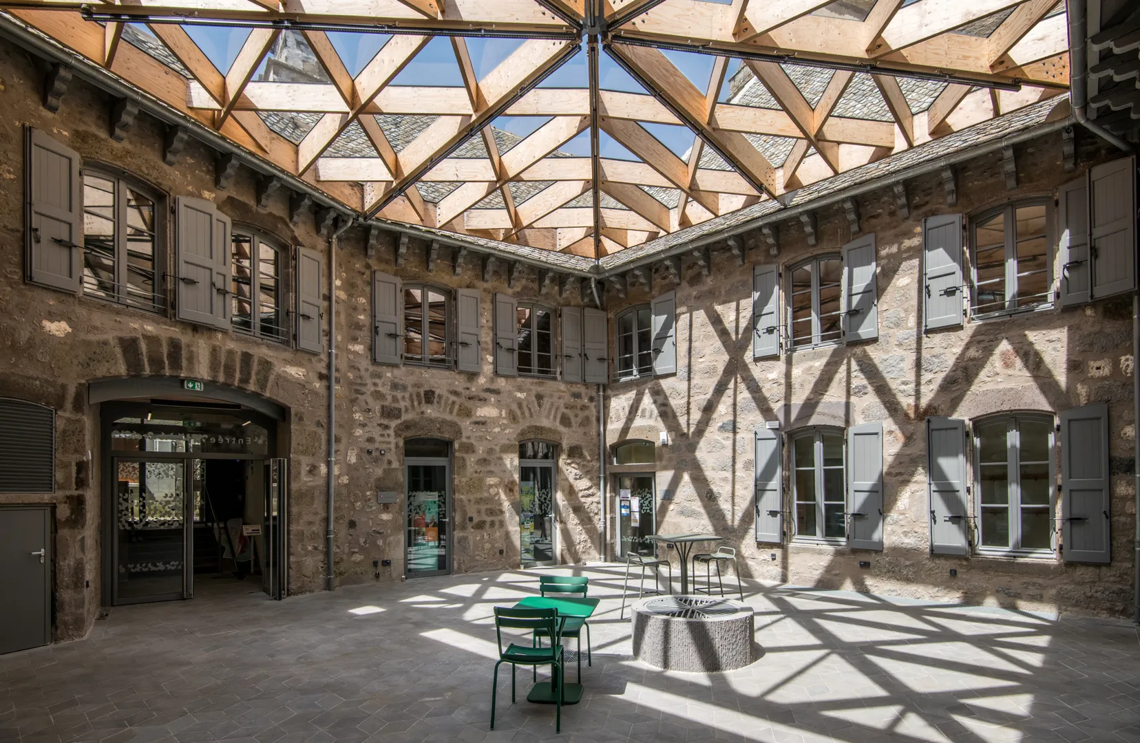 Reconversion de l&rsquo;Hôtel Mandilhac en Pôle Multi-services - Mur-de-Barrez (12) - Communauté des communes Aubrac, Carladez et Viadène - vue 15