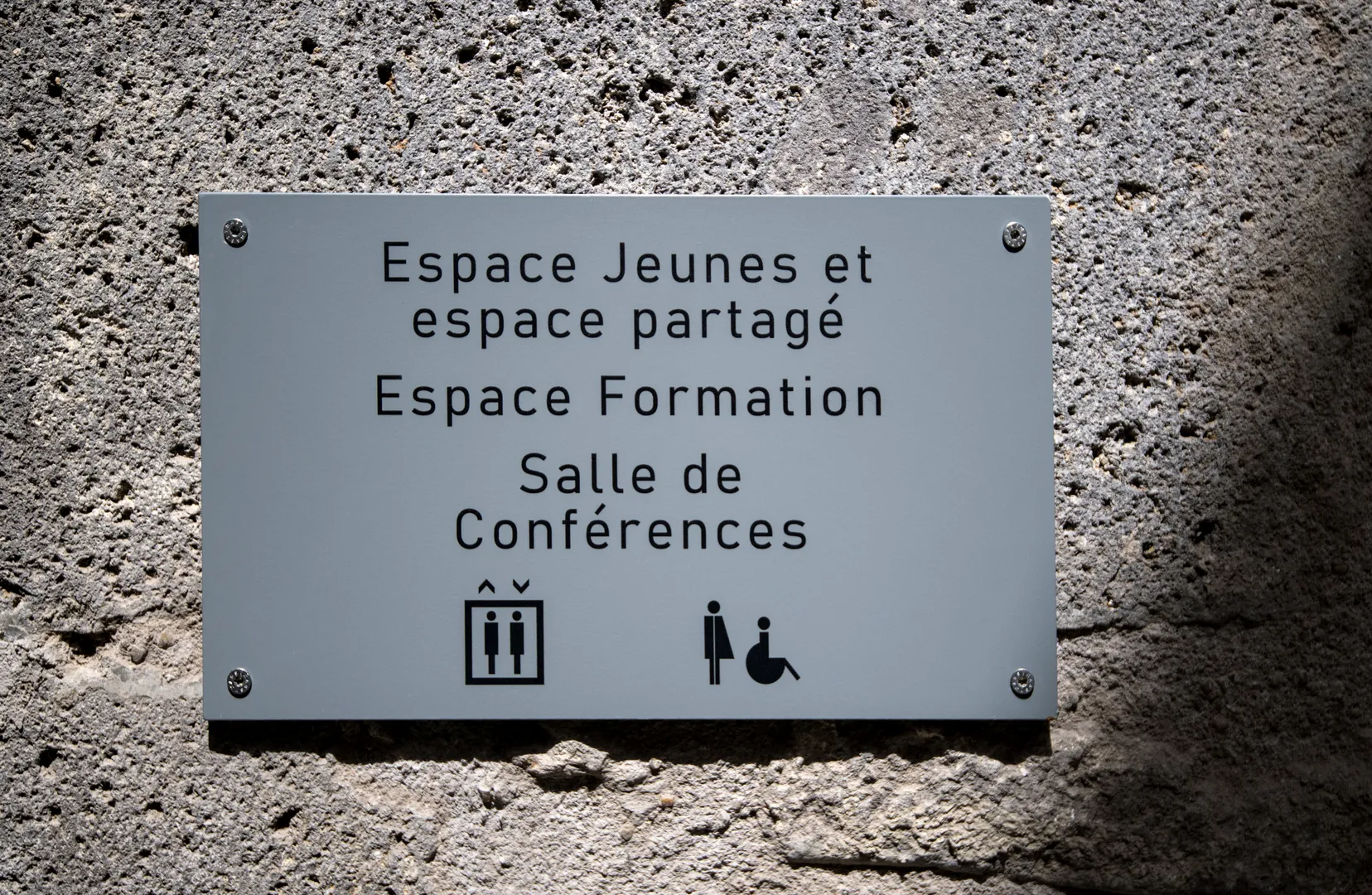 Reconversion de l&rsquo;Hôtel Mandilhac en Pôle Multi-services - Mur-de-Barrez (12) - Communauté des communes Aubrac, Carladez et Viadène - vue 27