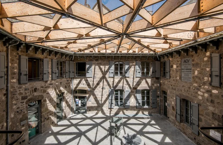 Lire la suite à propos de l’article CL Architecture finaliste des Trophées de la Construction 2026